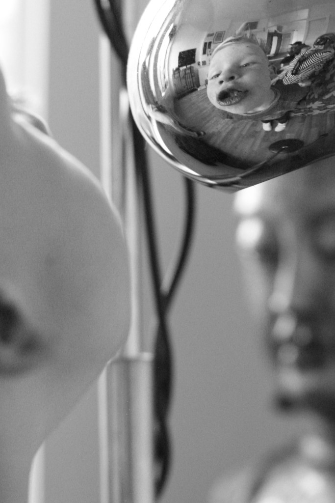 52-17 - pulling faces in aunties lamp