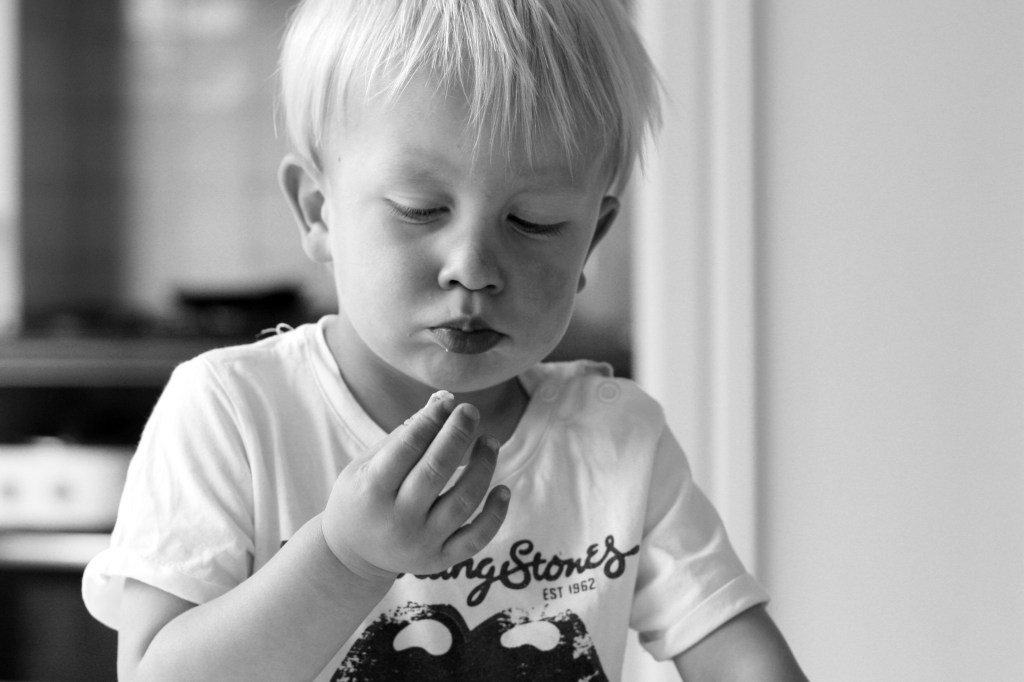 52-26 - signature pout bw