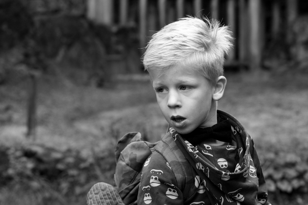 52-38 - watching people + dressed himself